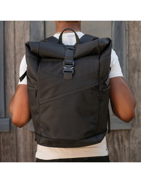 Zaino Coloma 28L in rPET. Chiusura roll-top. Per laptop 17"