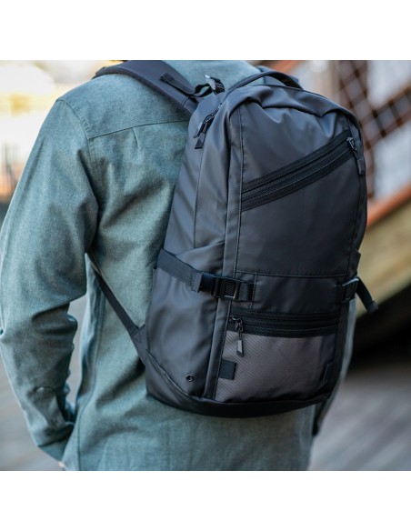 Zaino Rivin 18L in rPET. Tasca riflettente. Per laptop 17"