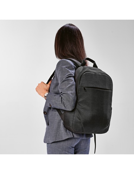 Zaino Vilnius 18L in rPET. Tasca frontale, per laptop 17"