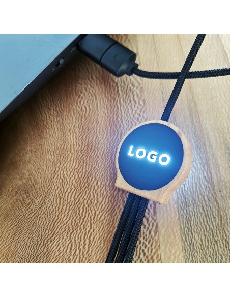 Asimov cavo 5-in-1 in bambù e rPET. Logo retroilluminato.